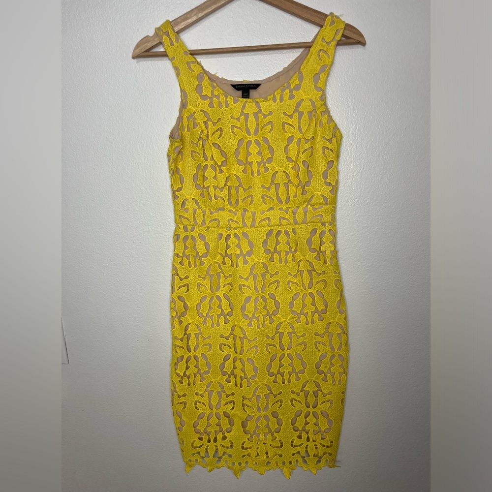 Banana Republic Factory Outlet Yellow Lace Sheath Dress - 00P XXS
